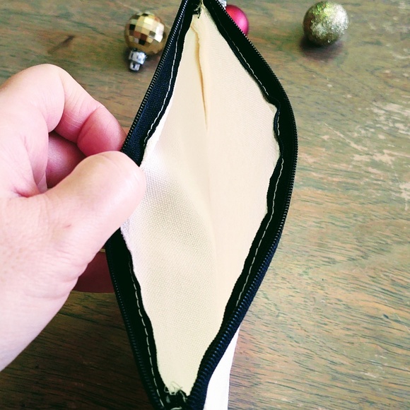 NEW SMALL CANVAS ZIPPER POUCH, COSMETIC BAG, MERRY & BRIGHT CHRISTMAS ELVES - Picture 4 of 6